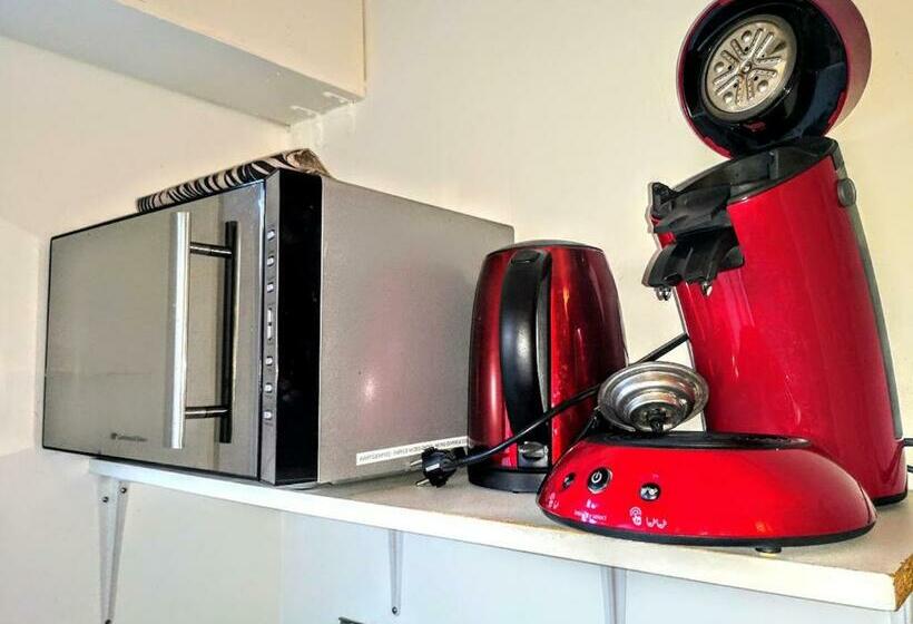 Pansiyon Mini Studio De 13 M2 Avec Terrasse 15 Mn Centre Nimes