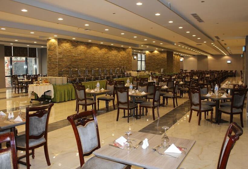 בית מלון כפרי Al Safwah Orchid