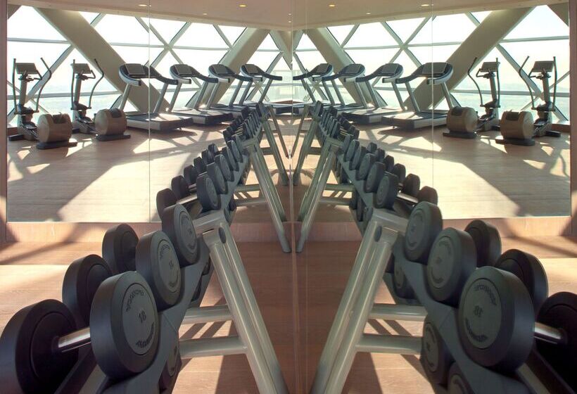 فندق Andaz Capital Gate Abu Dhabi, By Hyatt