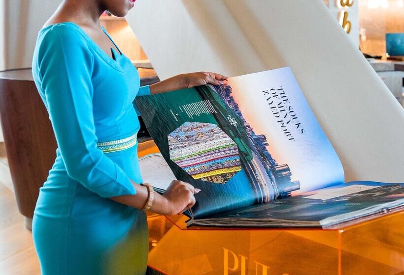 فندق Andaz Capital Gate Abu Dhabi, By Hyatt