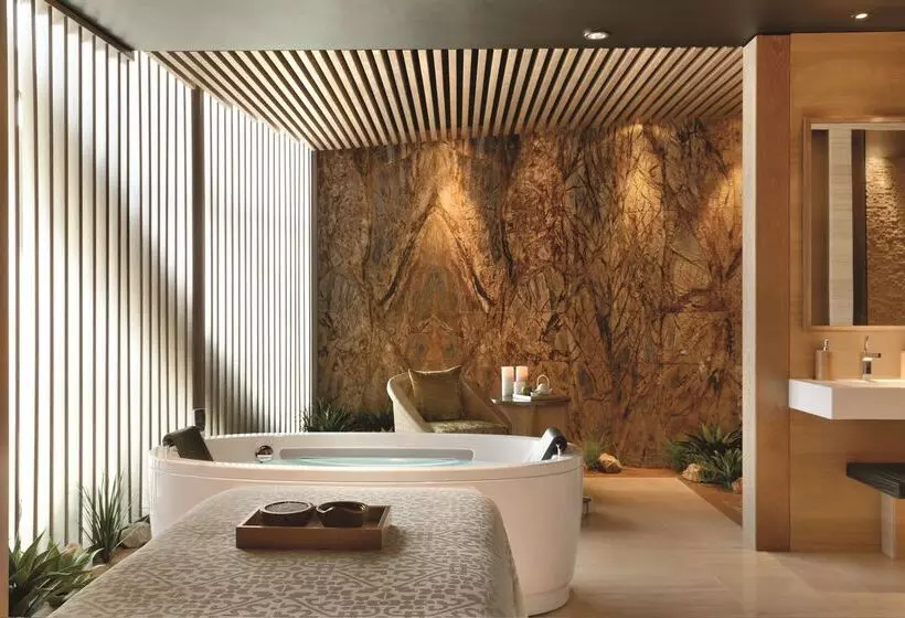 فندق Andaz Capital Gate Abu Dhabi, By Hyatt