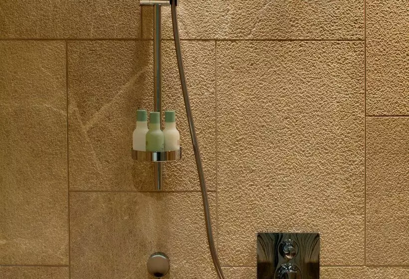 فندق Andaz Capital Gate Abu Dhabi, By Hyatt