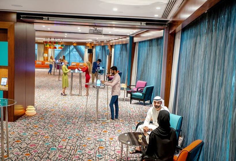 فندق Andaz Capital Gate Abu Dhabi, By Hyatt