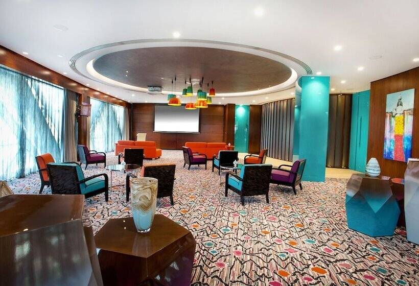 فندق Andaz Capital Gate Abu Dhabi, By Hyatt