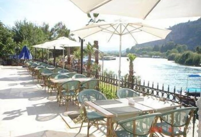 ホテル Dalyan Tezcan