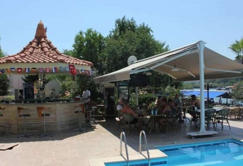 ホテル Dalyan Tezcan