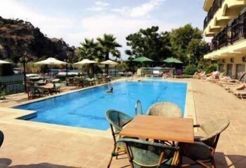 ホテル Dalyan Tezcan