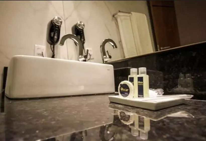 Oscar Hotel Executive