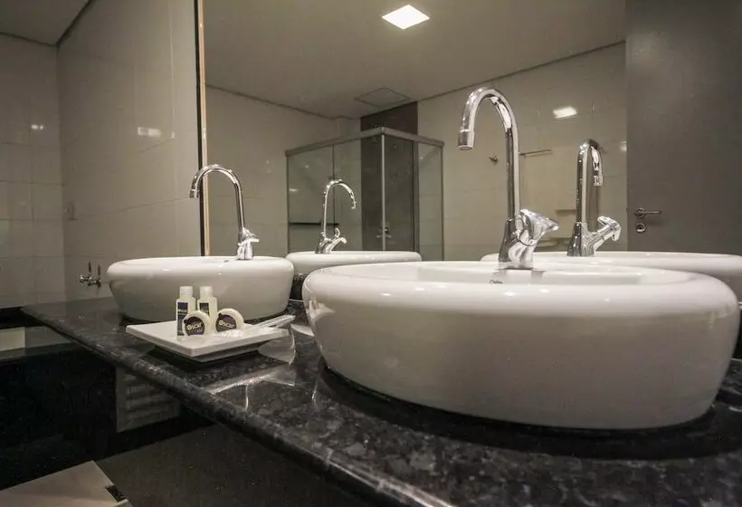 Oscar Hotel Executive