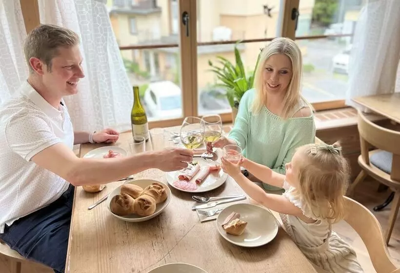 酒店 Spannort Family Home With Common Kitchen And Self Check In