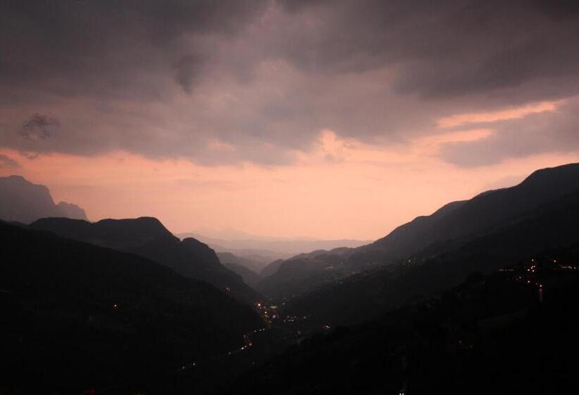 Отель Tschott Hof