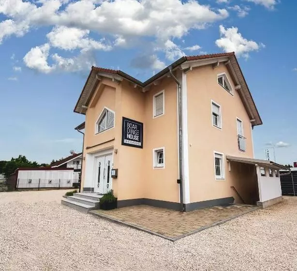 Majatalo Boardinghouse Neuburg