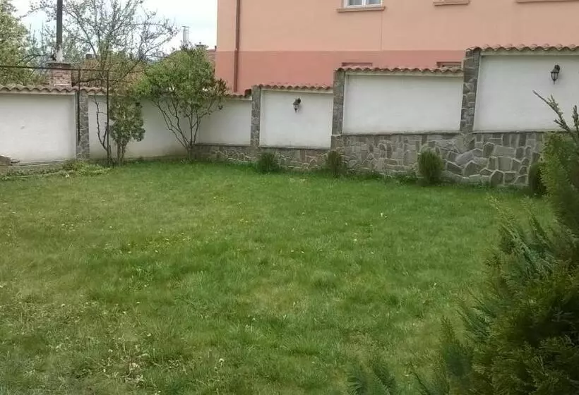 پانسیون Guest House Gergevana