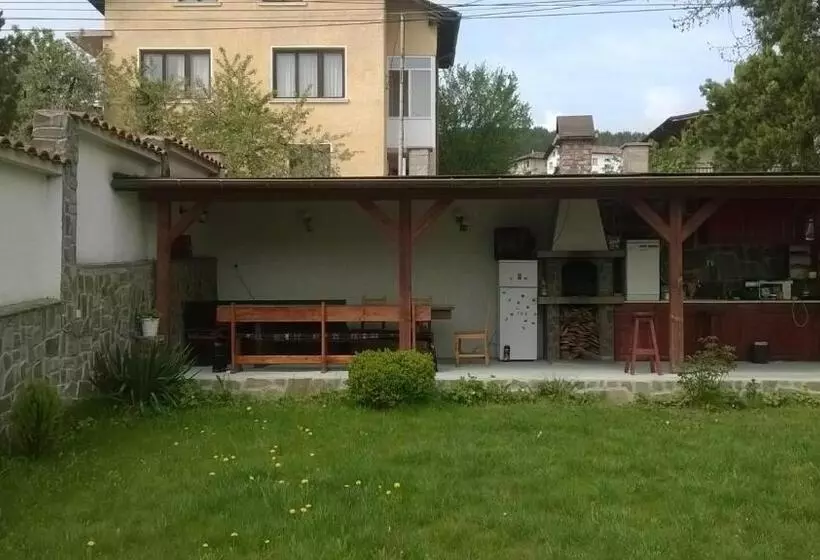 پانسیون Guest House Gergevana
