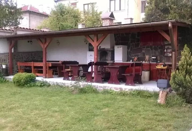 پانسیون Guest House Gergevana