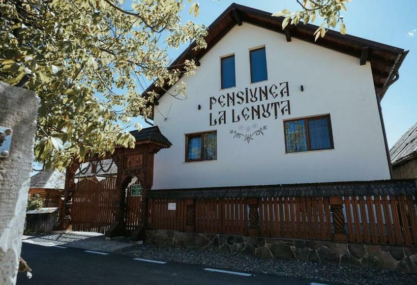 Pensiunea La Lenuta