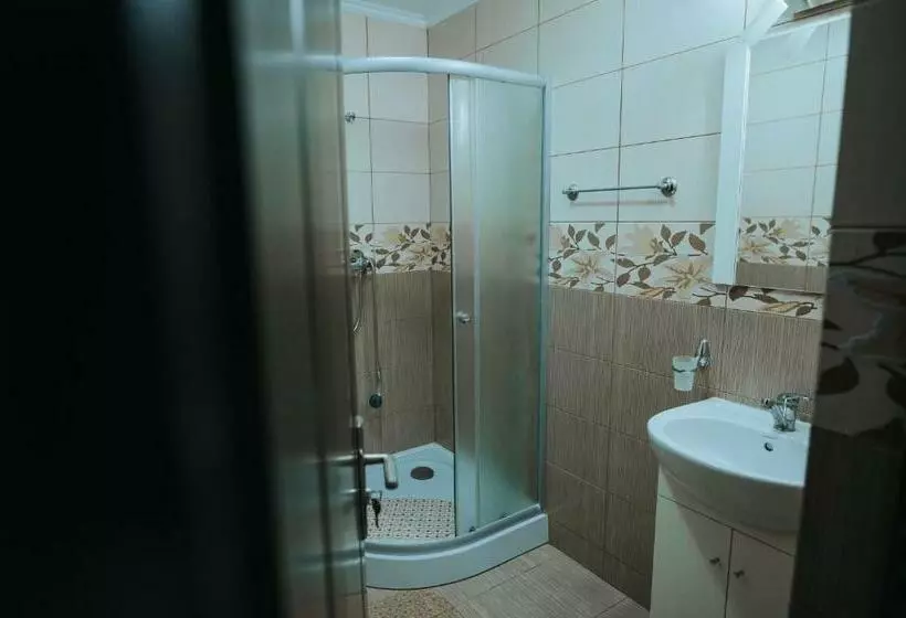 Pensiunea La Lenuta