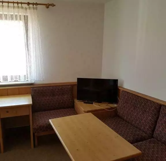 Retkeilymaja Gästehaus Kübler