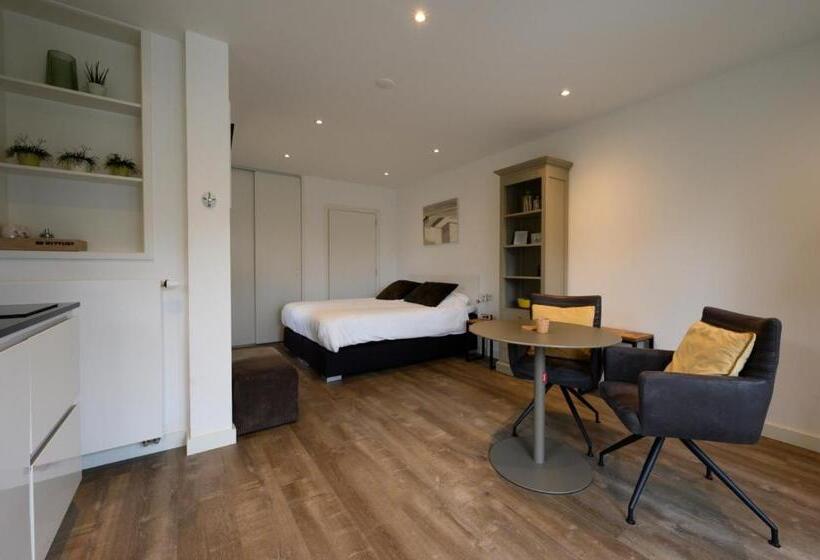 B&b Witvliet, Kamers En Studio Met Heerlijk Ontbijt !