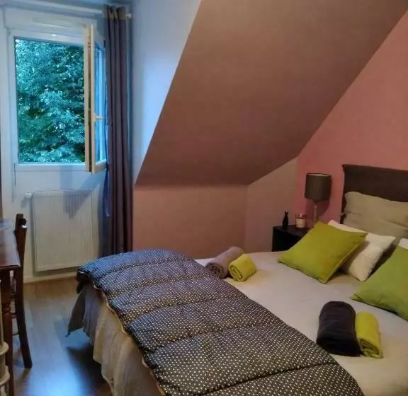 Aamiaismajoitus (B&B) Chambres D Hôtes Les Chênes