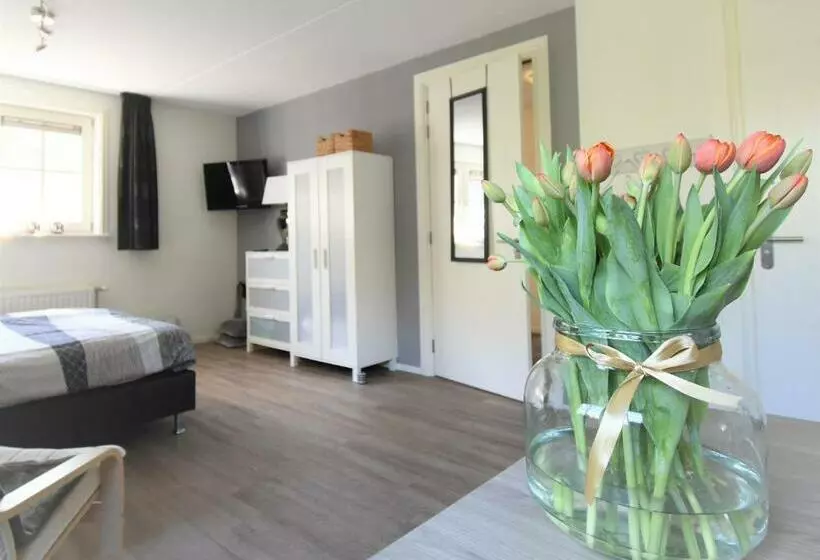 ベッドアンドブレックファースト De Beddestee