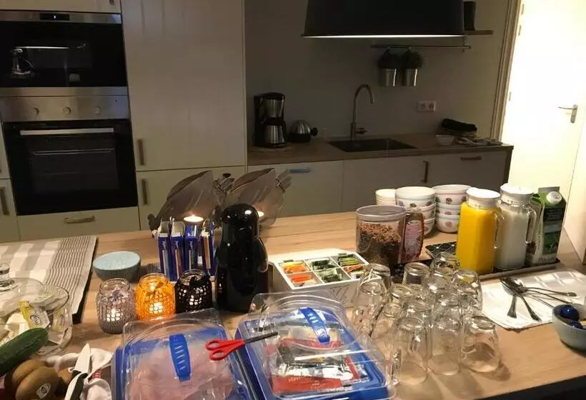 ベッドアンドブレックファースト De Beddestee