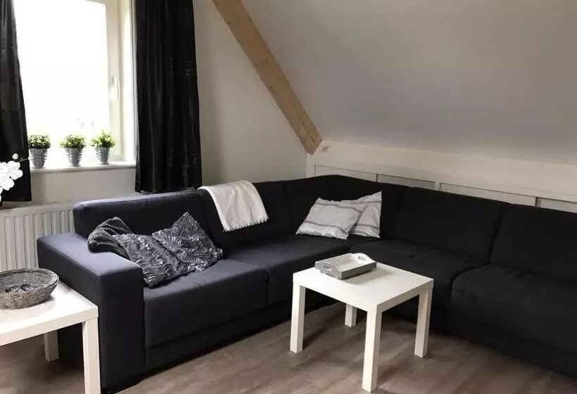 ベッドアンドブレックファースト De Beddestee