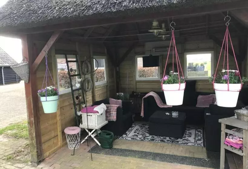 ベッドアンドブレックファースト De Beddestee