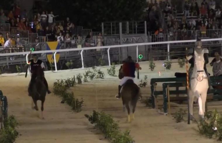 ベッドアンドブレックファースト Dietro Piazza Maggiore