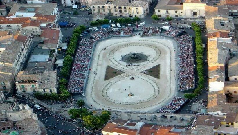 ベッドアンドブレックファースト Dietro Piazza Maggiore