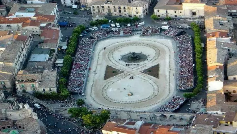 تختخواب و صبحانه Dietro Piazza Maggiore