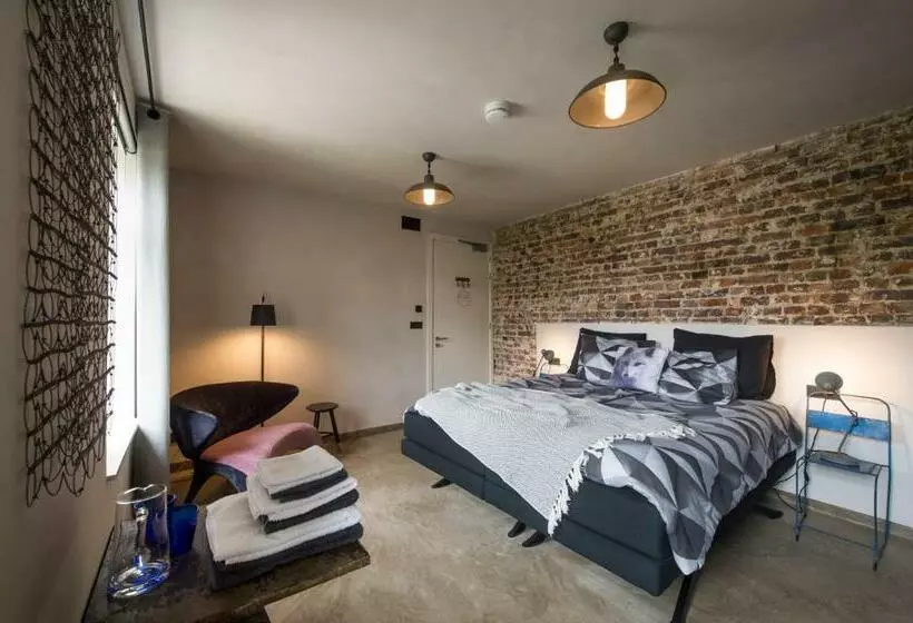 Aamiaismajoitus (B&B) Domein Holset Bruisendwijnhuis