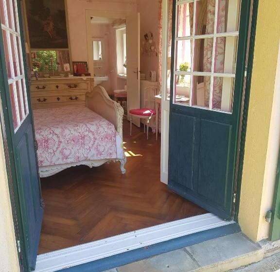 تختخواب و صبحانه Villa La Croix Basque