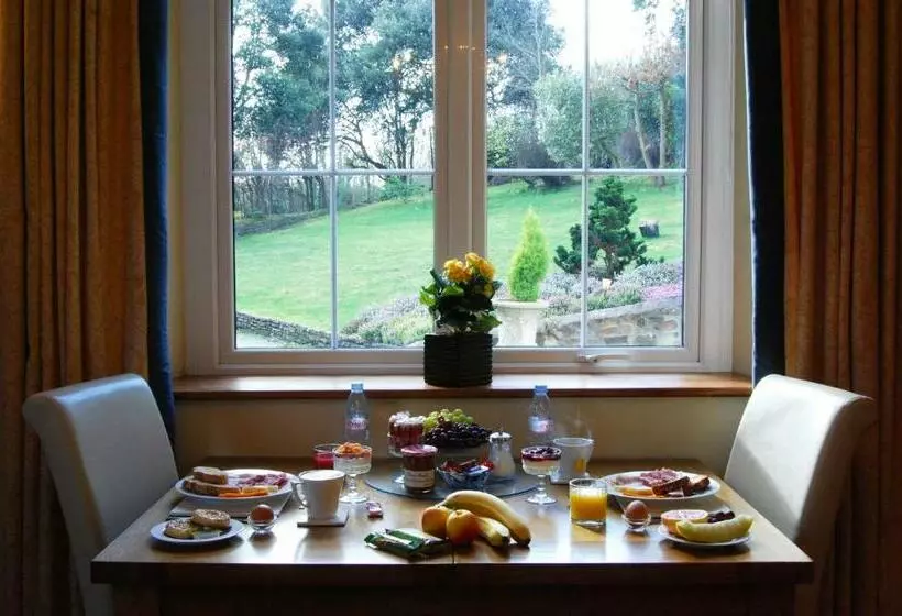 Aamiaismajoitus (B&B) Lower Winsford Apartments & Rooms