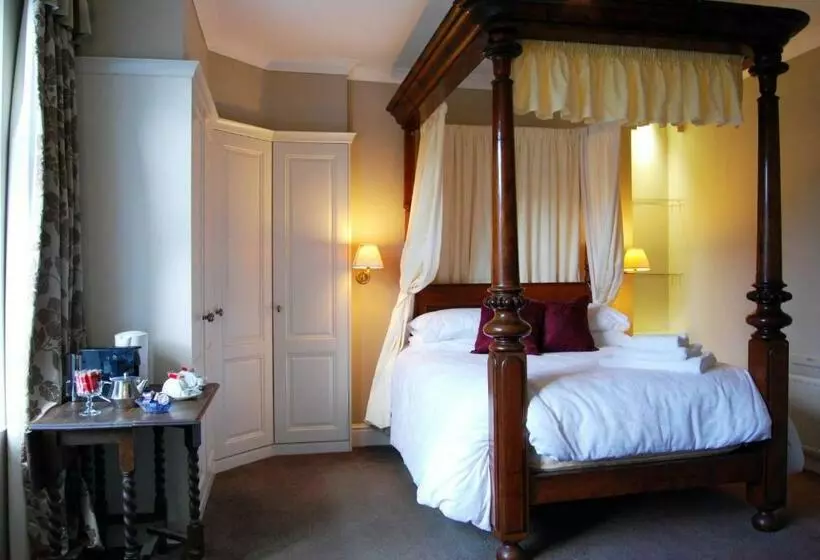 Aamiaismajoitus (B&B) Lower Winsford Apartments & Rooms