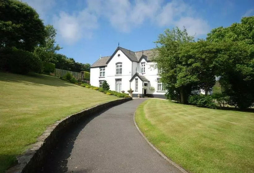 Aamiaismajoitus (B&B) Lower Winsford Apartments & Rooms