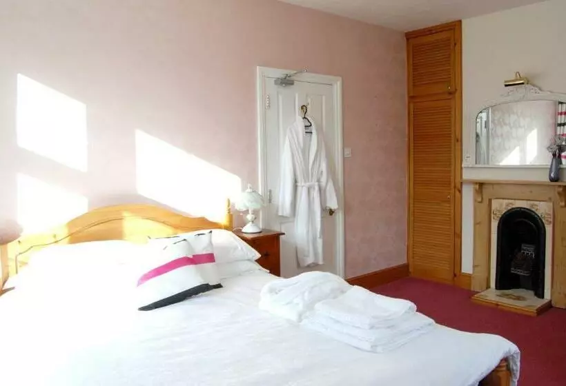 Aamiaismajoitus (B&B) Lower Winsford Apartments & Rooms