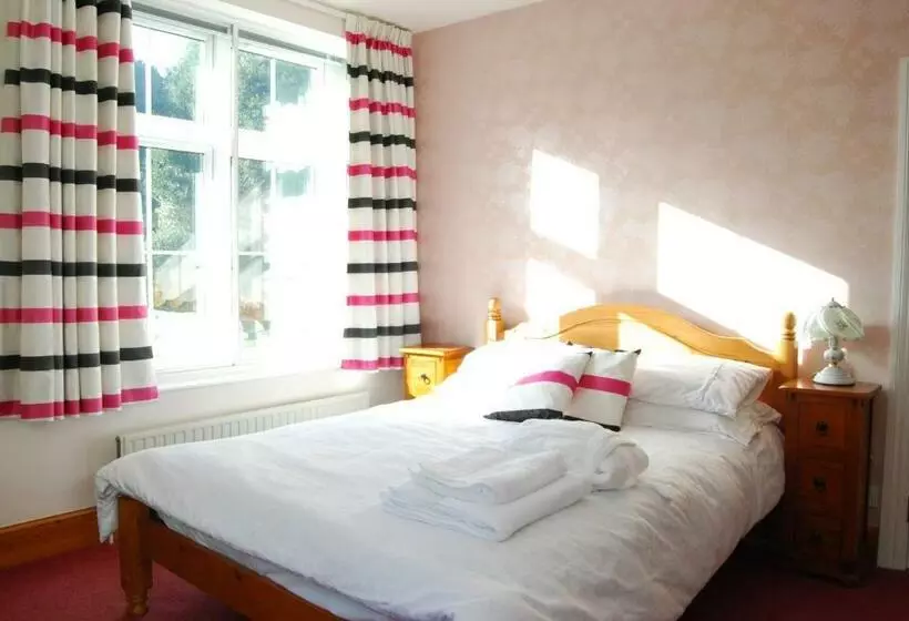 Aamiaismajoitus (B&B) Lower Winsford Apartments & Rooms