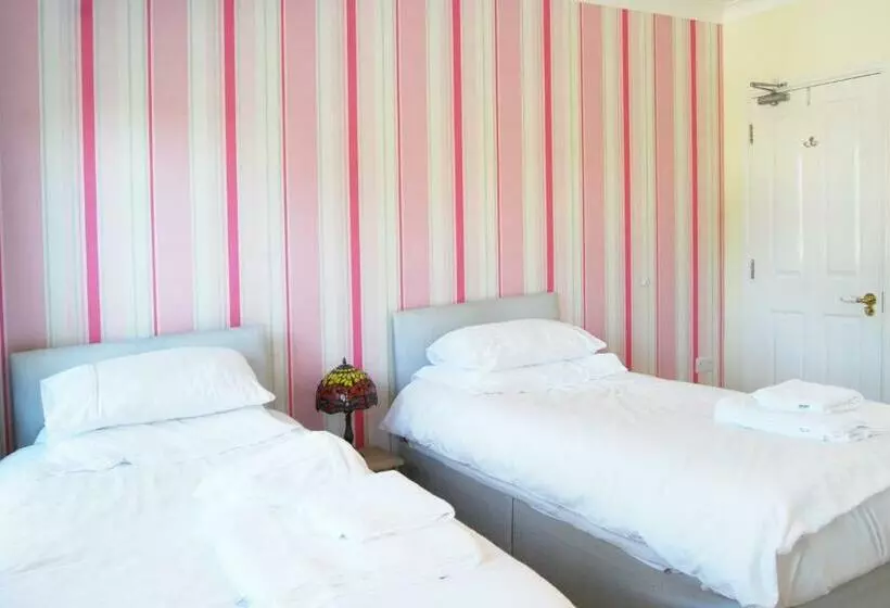 Aamiaismajoitus (B&B) Lower Winsford Apartments & Rooms