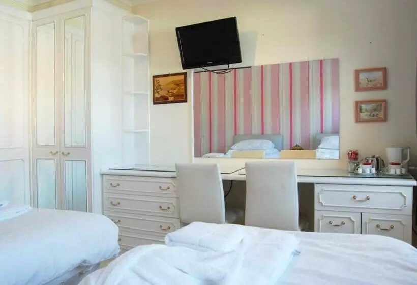 Aamiaismajoitus (B&B) Lower Winsford Apartments & Rooms