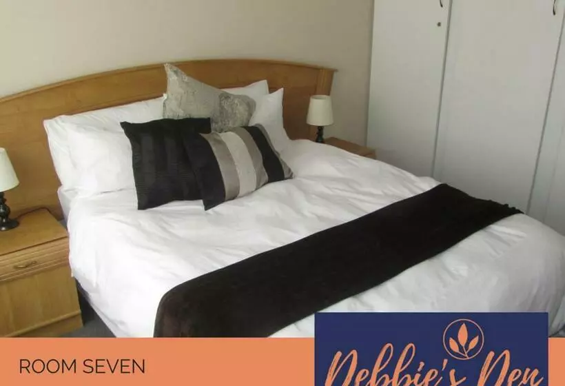 Majatalo Debbie S Den