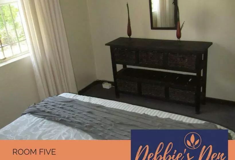 Majatalo Debbie S Den