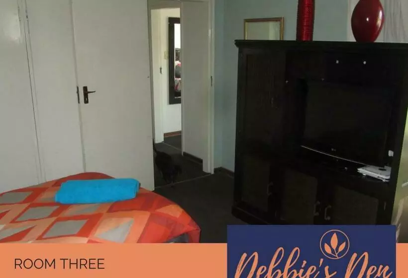 Majatalo Debbie S Den