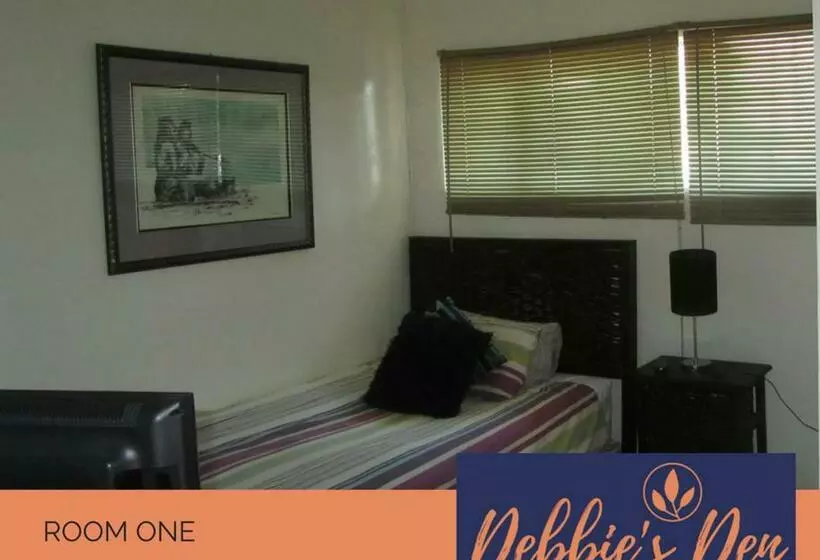 Majatalo Debbie S Den