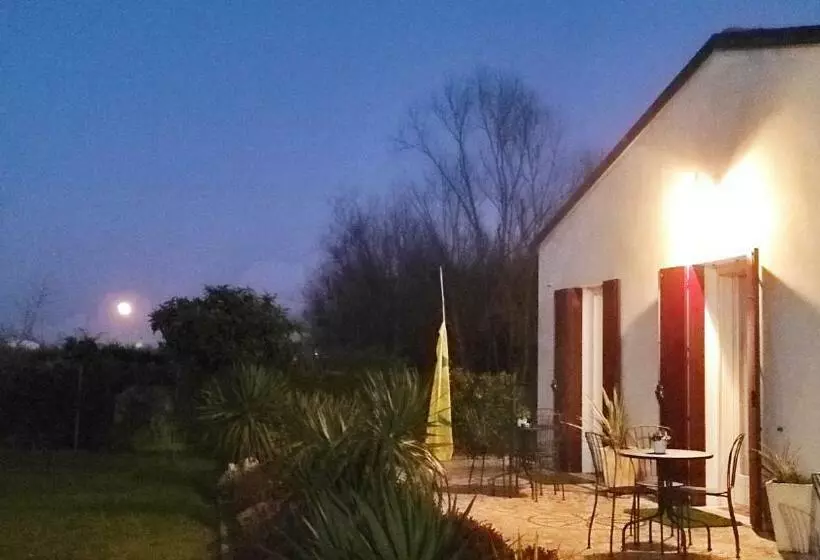 ベッドアンドブレックファースト Agriturismo Honey Farm