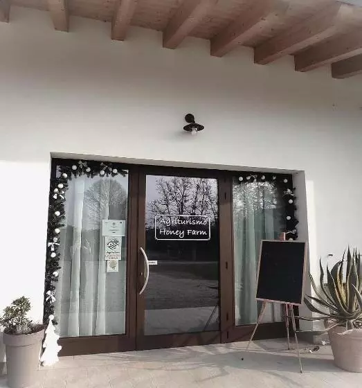 ベッドアンドブレックファースト Agriturismo Honey Farm