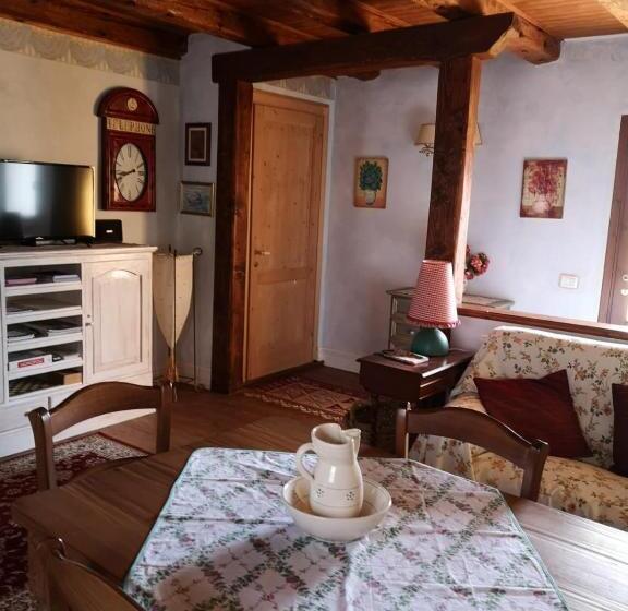 مبيت وإفطار East Wind