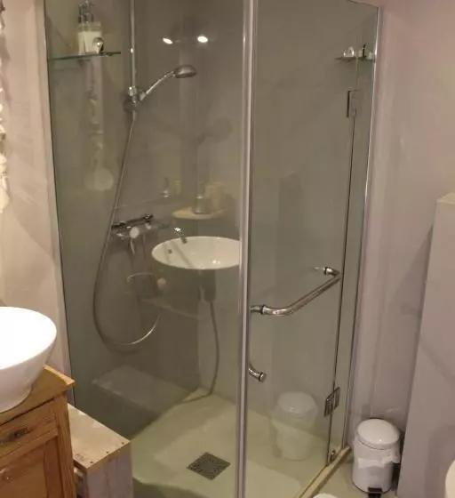 تختخواب و صبحانه Het Huisje Breda