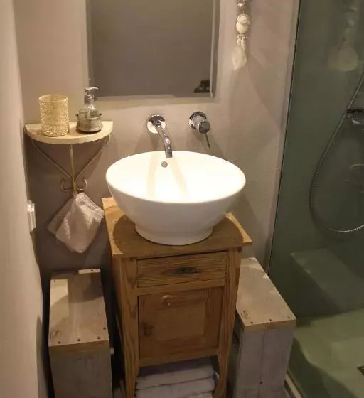 تختخواب و صبحانه Het Huisje Breda