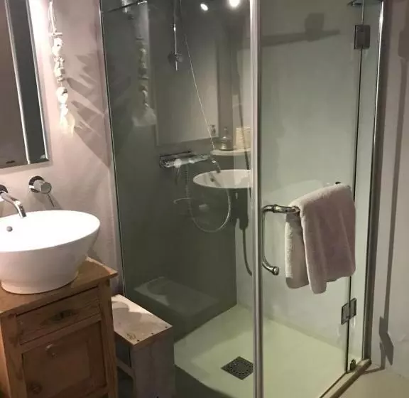 تختخواب و صبحانه Het Huisje Breda